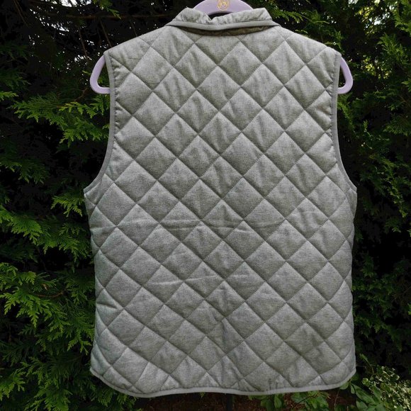 Old Navy Weather-Resistant Diamond Quilted Insulated Vest - Picture 3 of 3